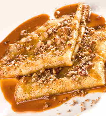 crepes with milk caramel and pecans